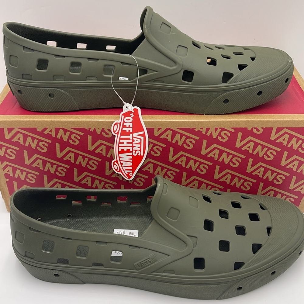 Vans Men’s Slip-On Trk
Grape Leaf
VN0A5HF850K
Sneakers - Picture 2 of 16